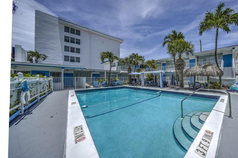 Motel Castle By The Sea 2*